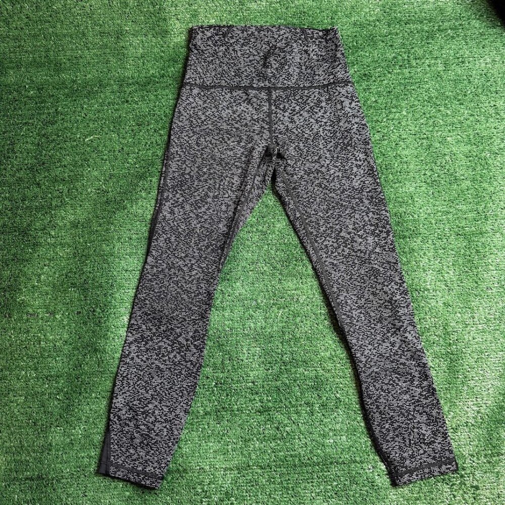 Lululemon Train Times 7/8 Leggings Polka Dot Black & White Size 6 Yoga Gym Pants